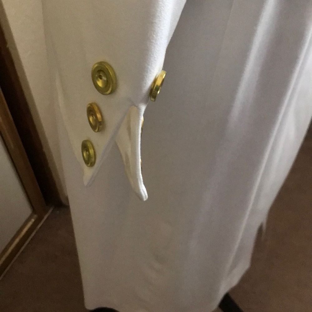 Monroe and Main White 2-Piece Suit - Picture 4 of 7